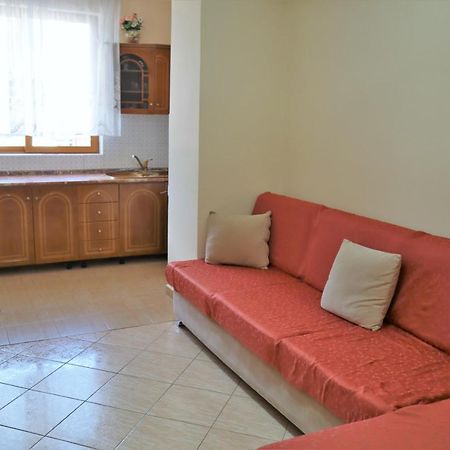 Rei'S Apartment Пермет Екстер'єр фото