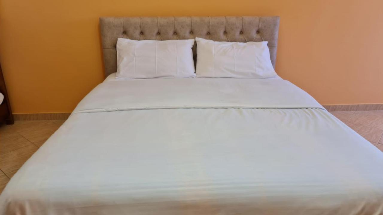 Rei'S Apartment Пермет Екстер'єр фото